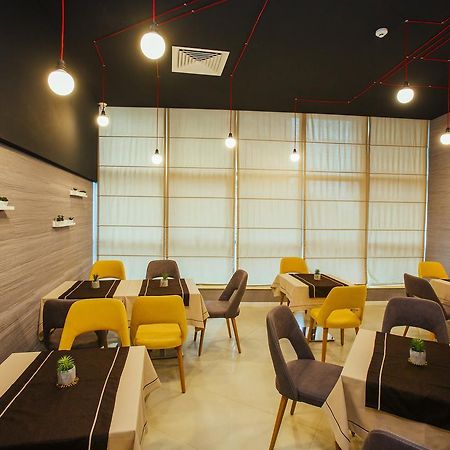 Hotel West Batumi Luaran gambar