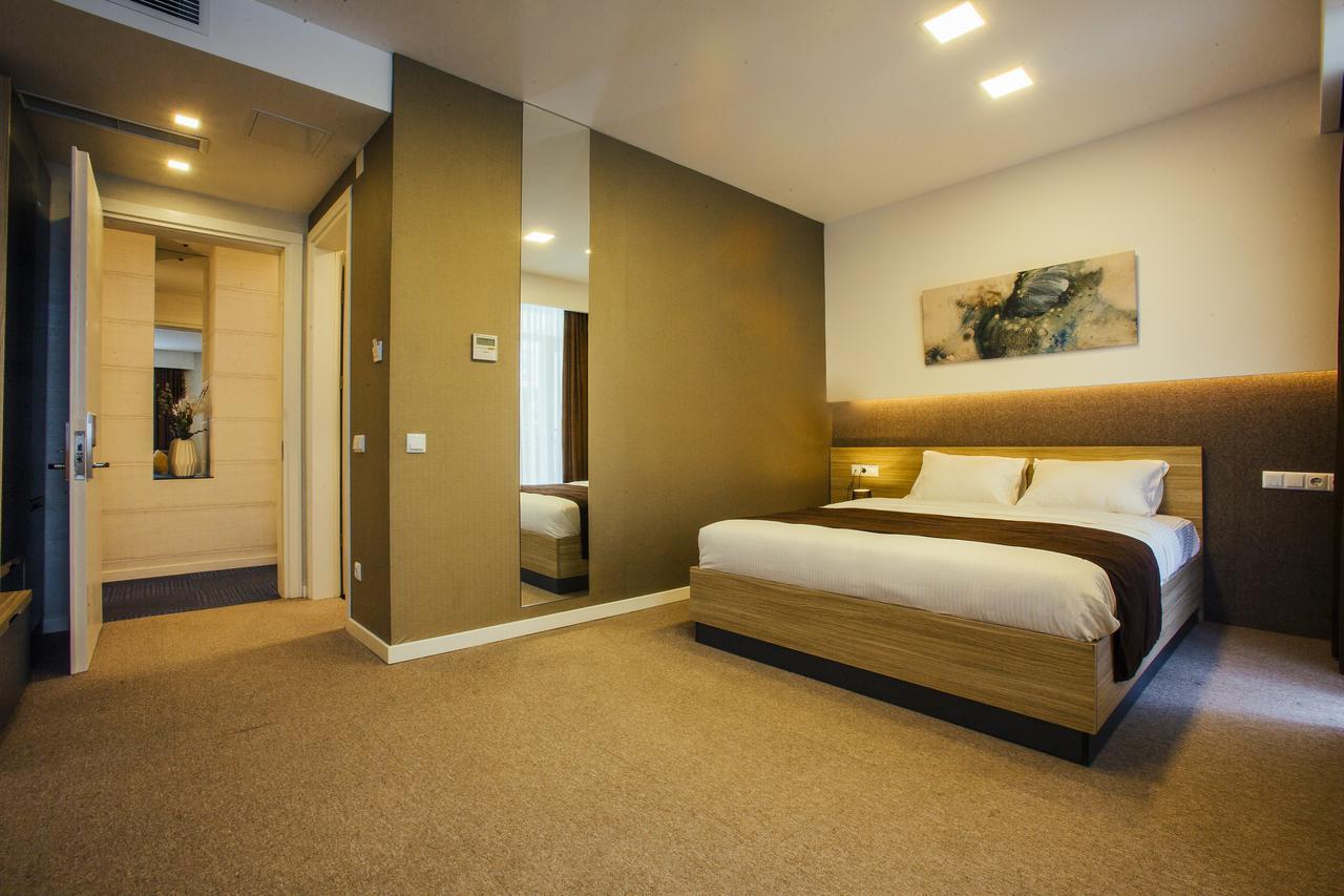 Hotel West Batumi Luaran gambar