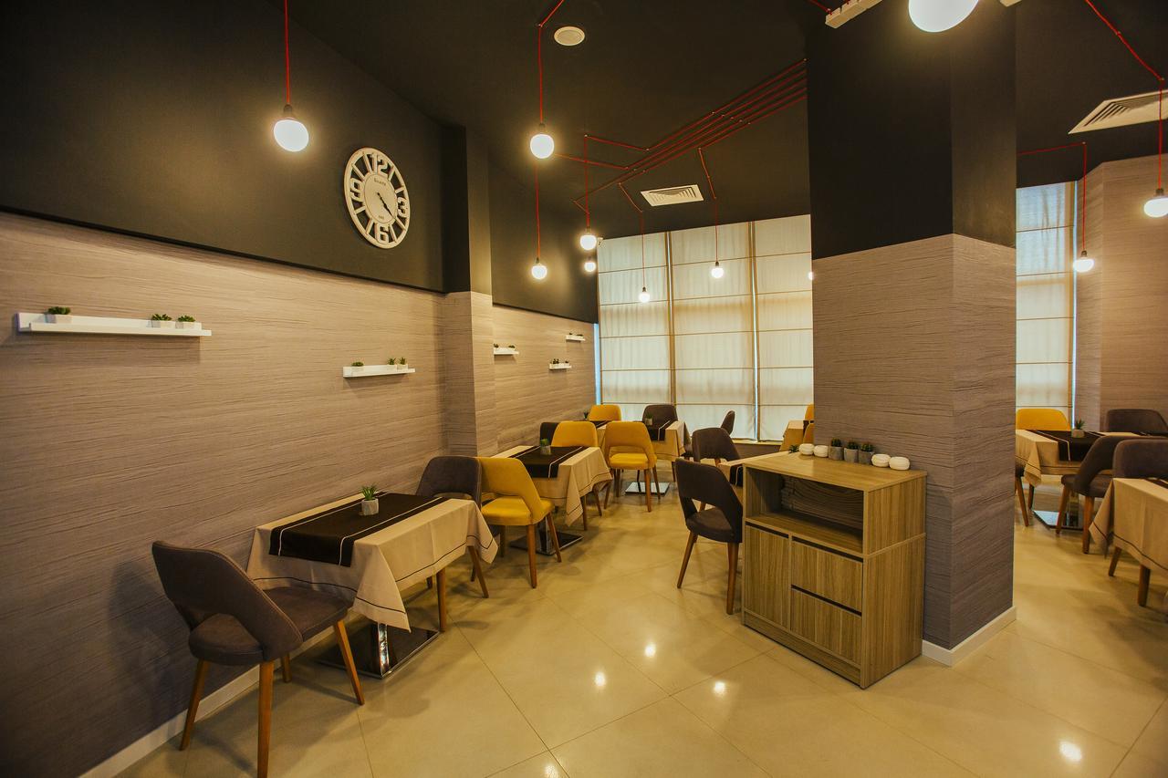 Hotel West Batumi Luaran gambar
