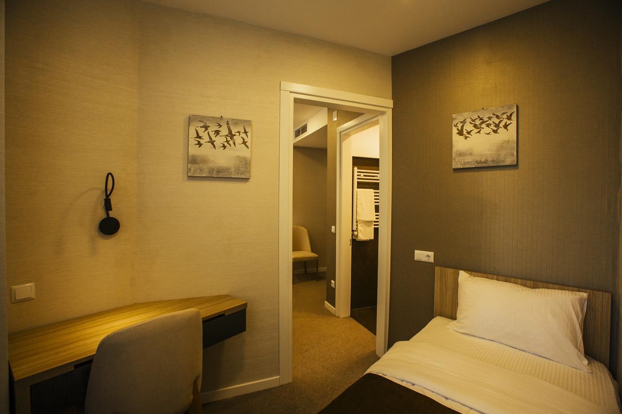 Hotel West Batumi Luaran gambar
