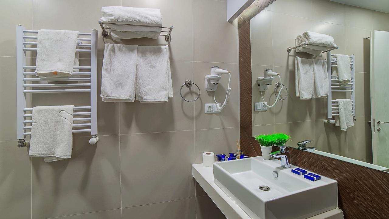 Hotel West Batumi Luaran gambar