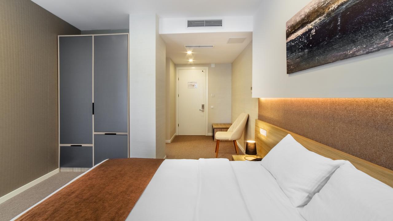 Hotel West Batumi Luaran gambar